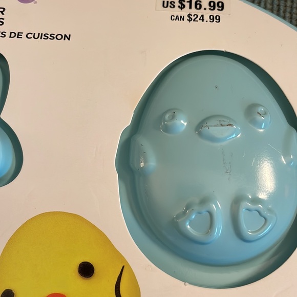 NWT Easter Bakeware - Picture 3 of 6